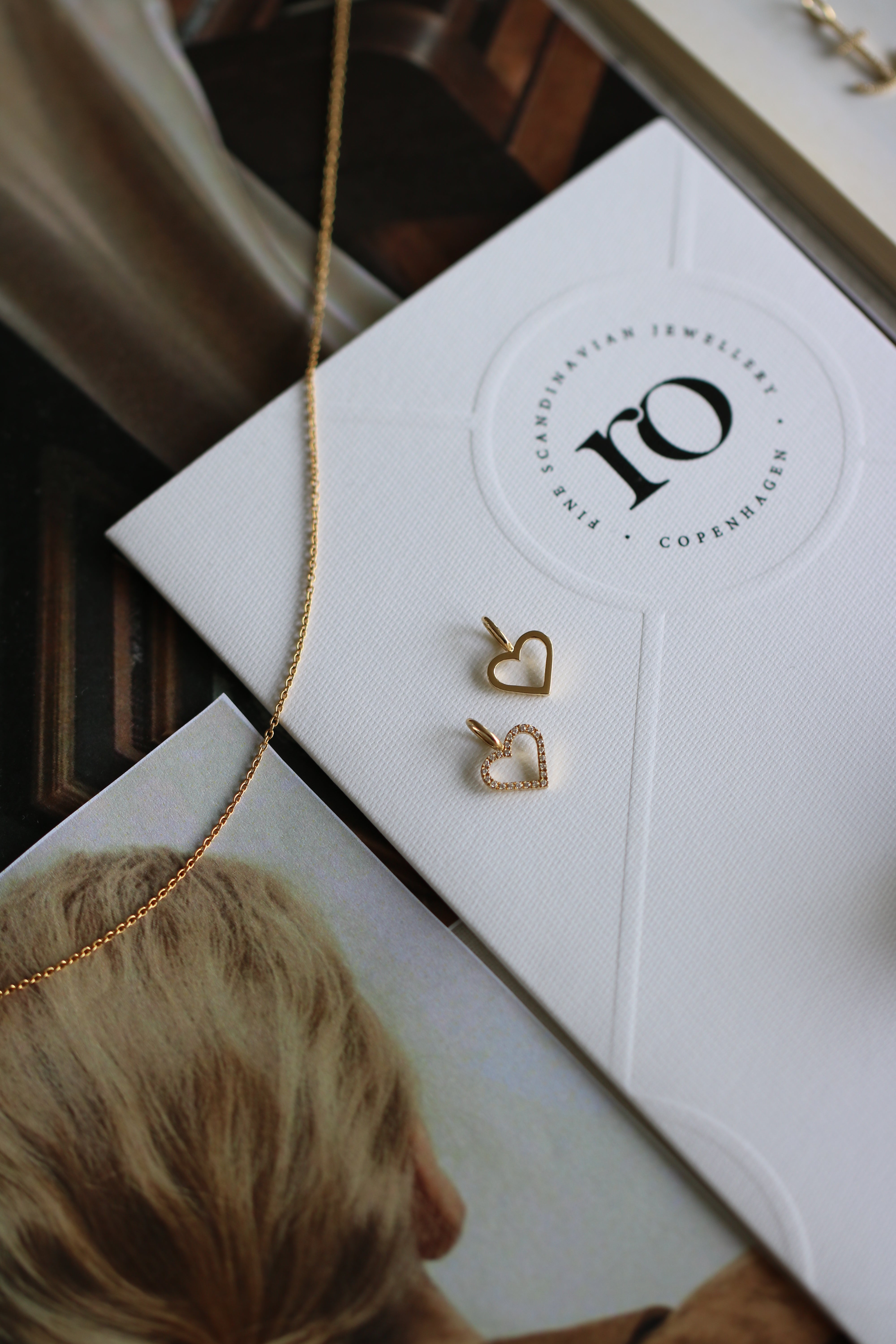 Symbols Open Heart Diamond pendant - 18kt White Gold