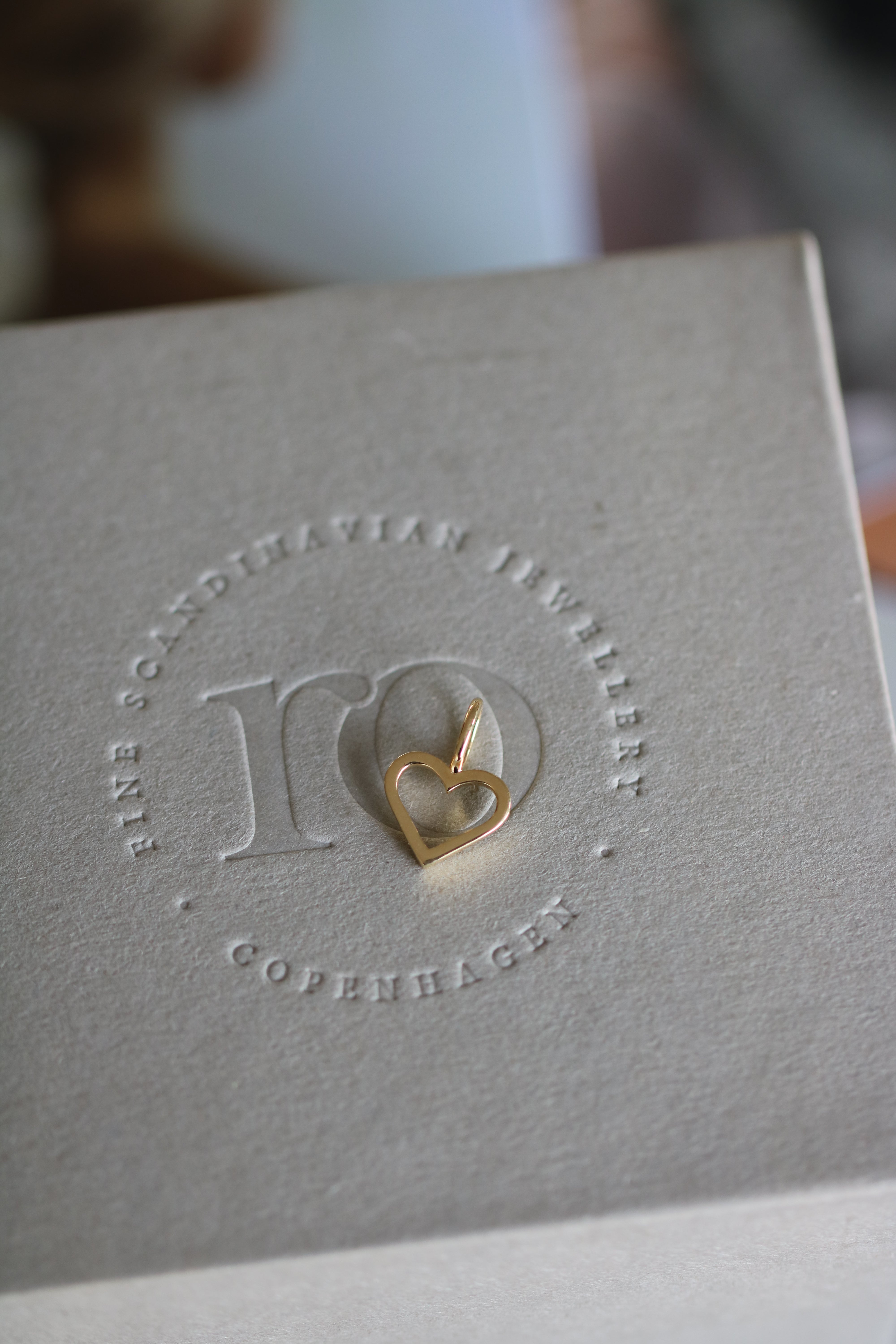 Symbols Open Heart pendant - 18kt Yellow Gold
