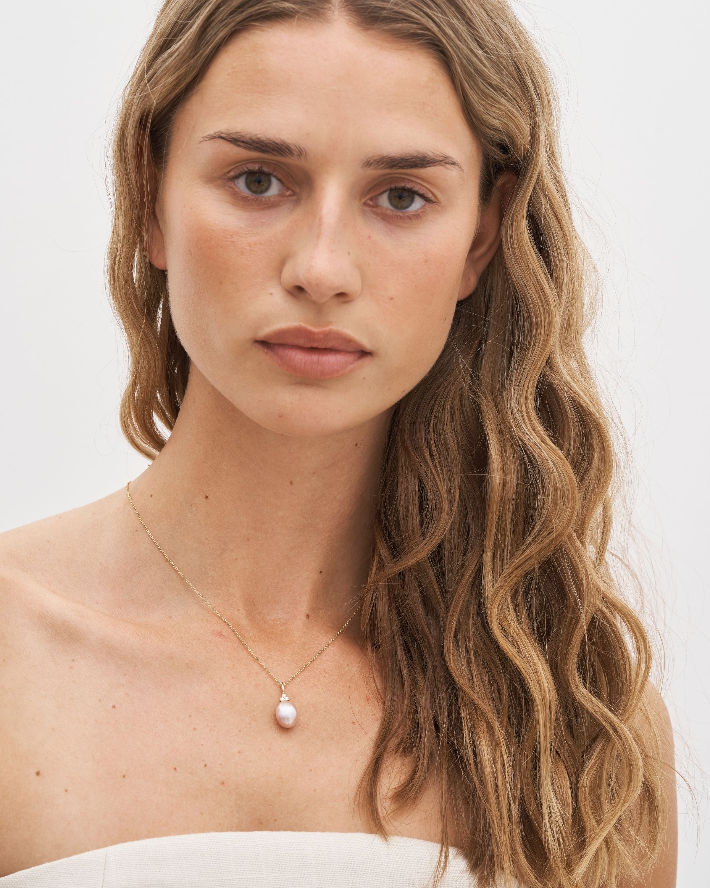 Fryd Pink Pearl Pendant S - 18kt Yellow Gold