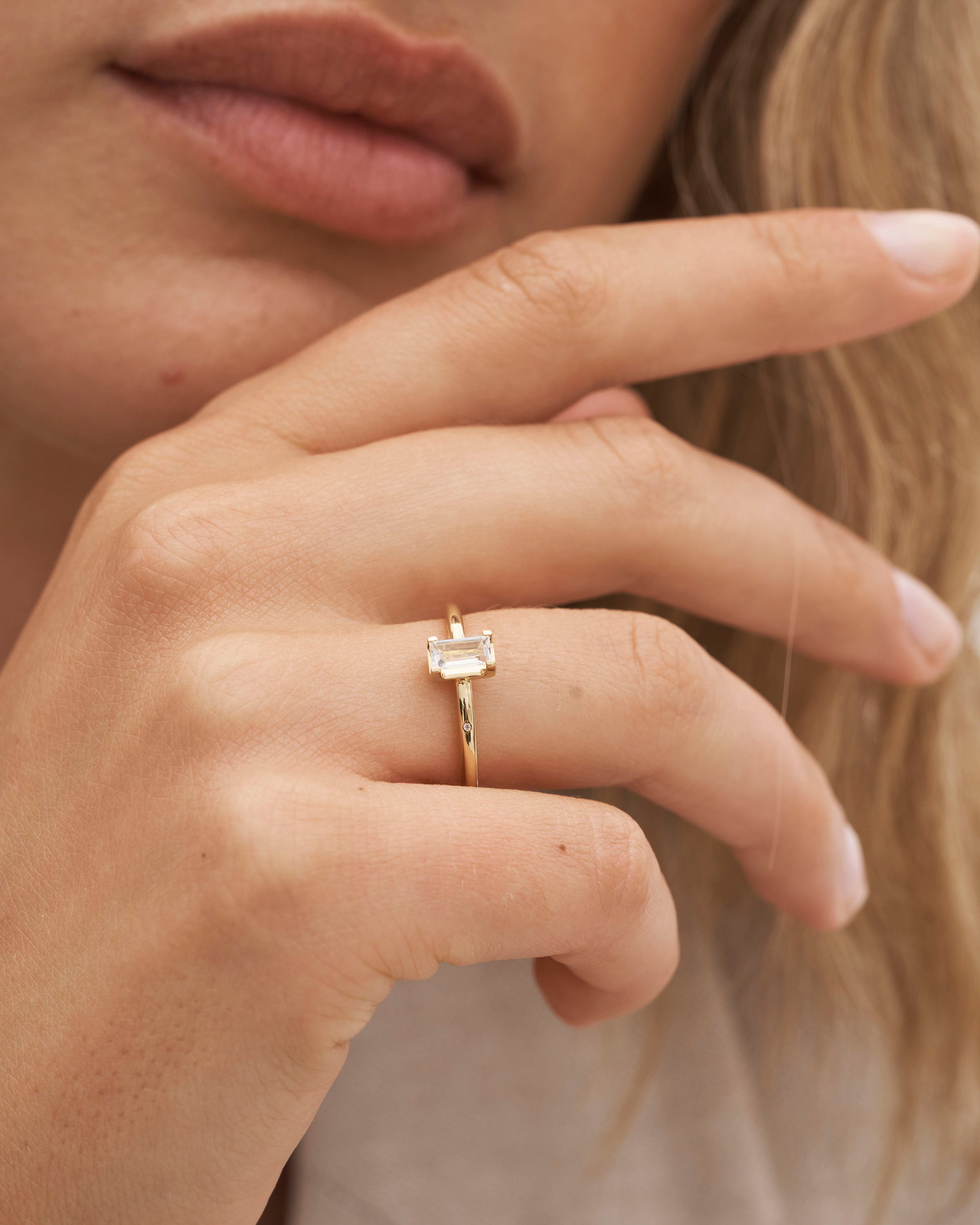 Nord White Ring Turned I - 18kt Yellow Gold