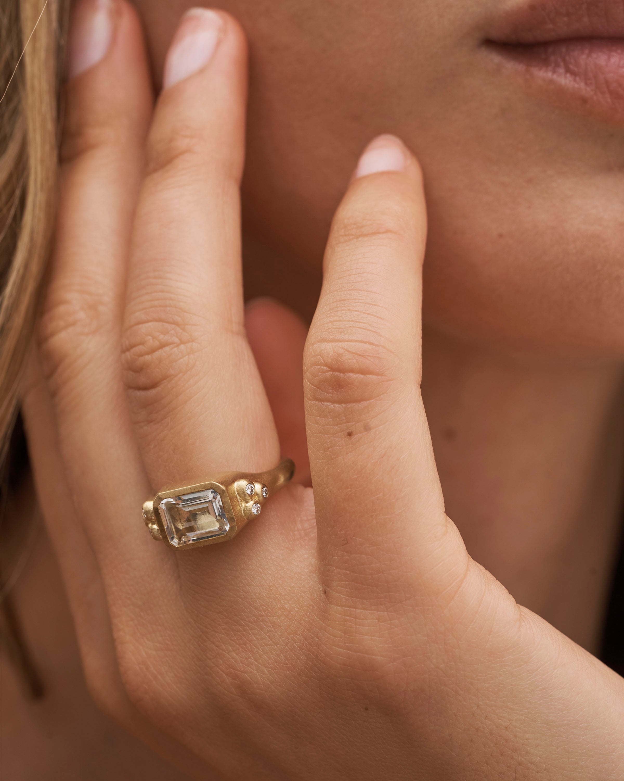 Orbit Octagon ring - 18kt Yellow Gold
