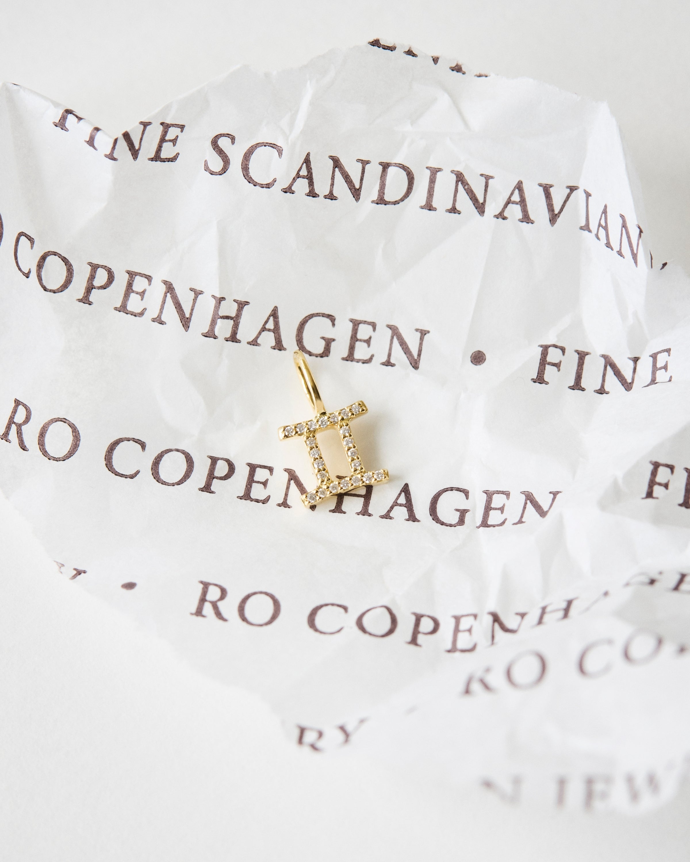 My Gemini Diamond Pendant - 18kt Yellow Gold
