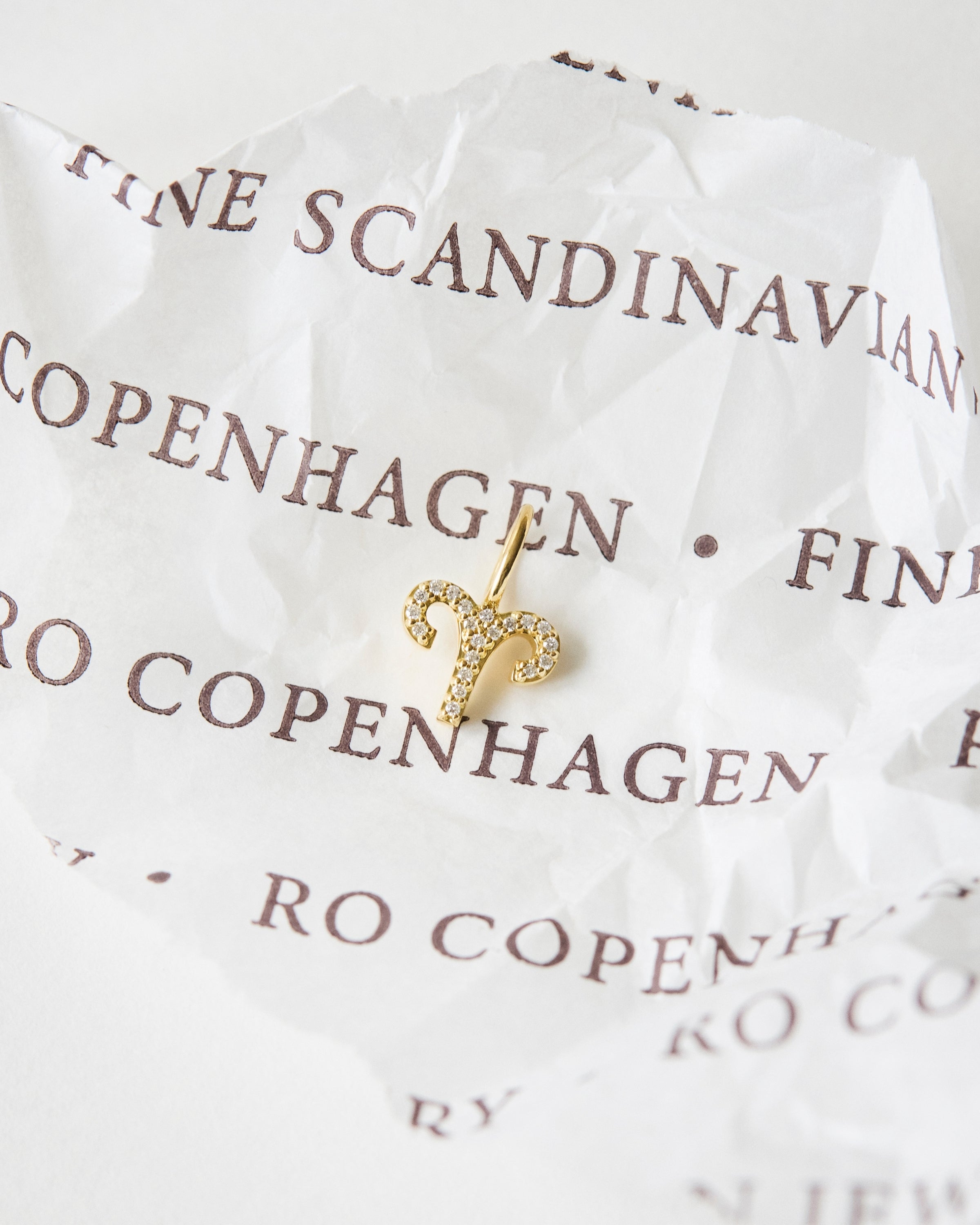 My Aries Diamond Pendant - 18kt Yellow Gold