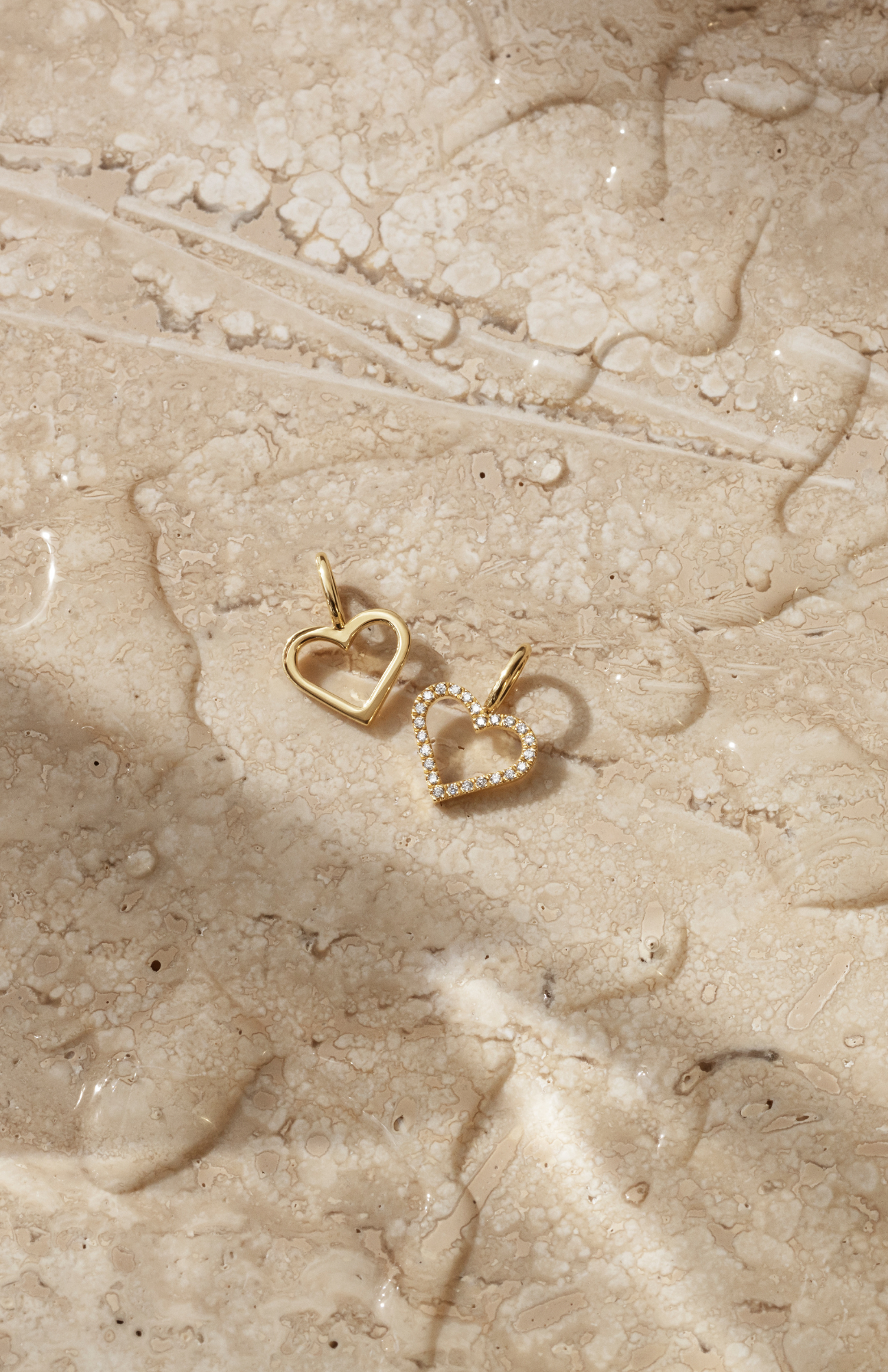 Symbols Open Heart pendant - 18kt Yellow Gold