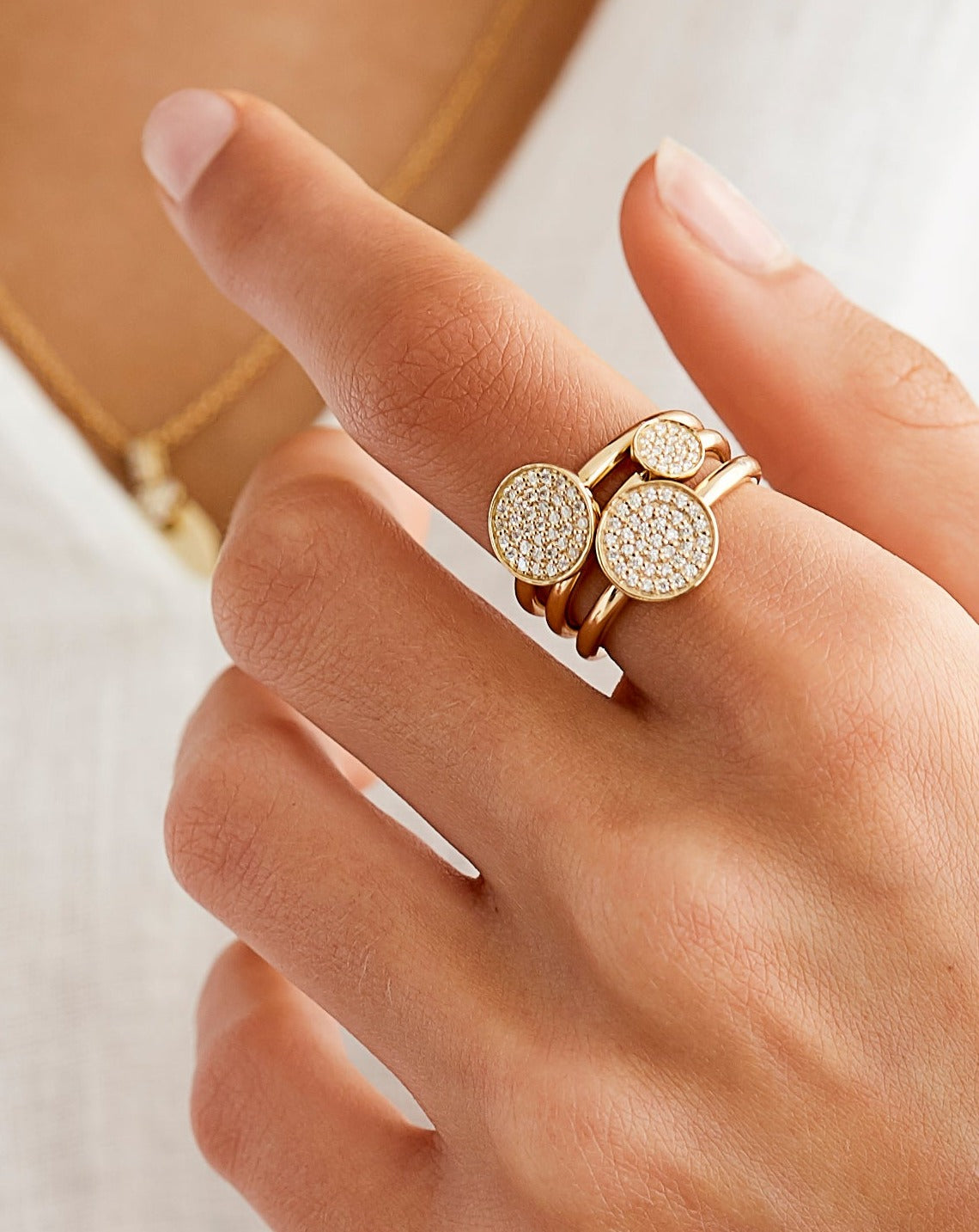 Rock Diamond Ring - 18kt Yellow Gold