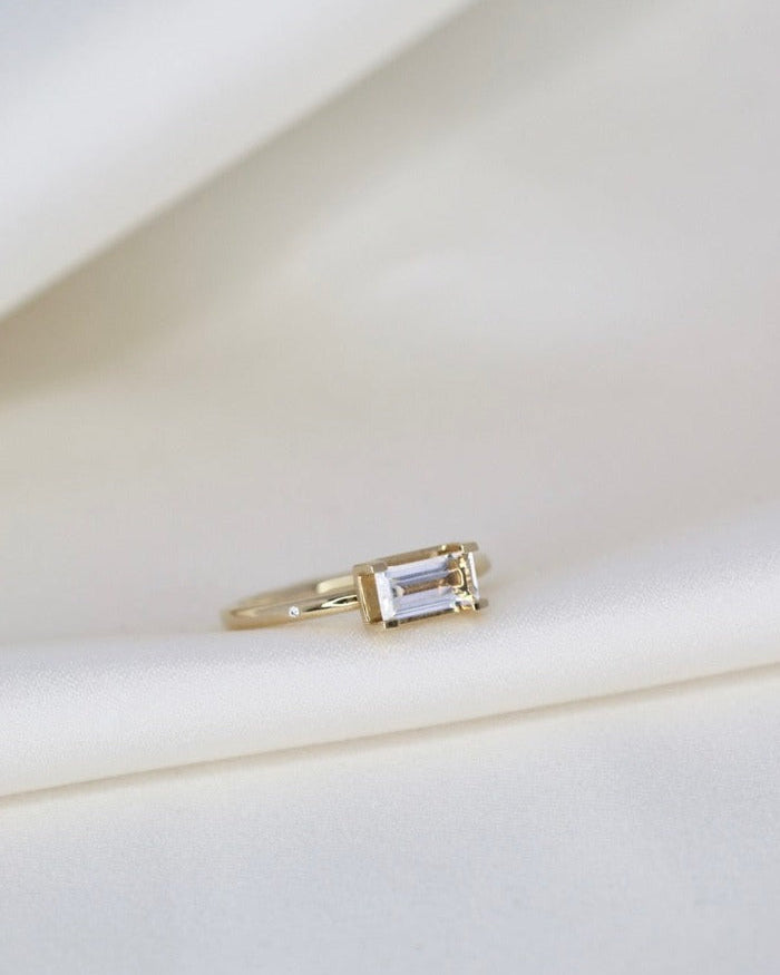 Nord White Ring II - 18kt Yellow Gold
