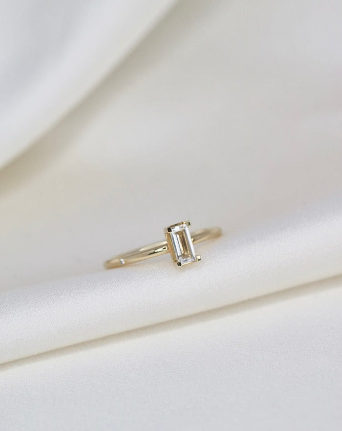 Nord White Ring S Turned - 18kt Yellow Gold