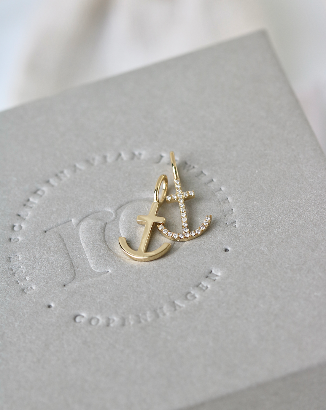 Symbols Hope Pendant - 18kt Yellow Gold