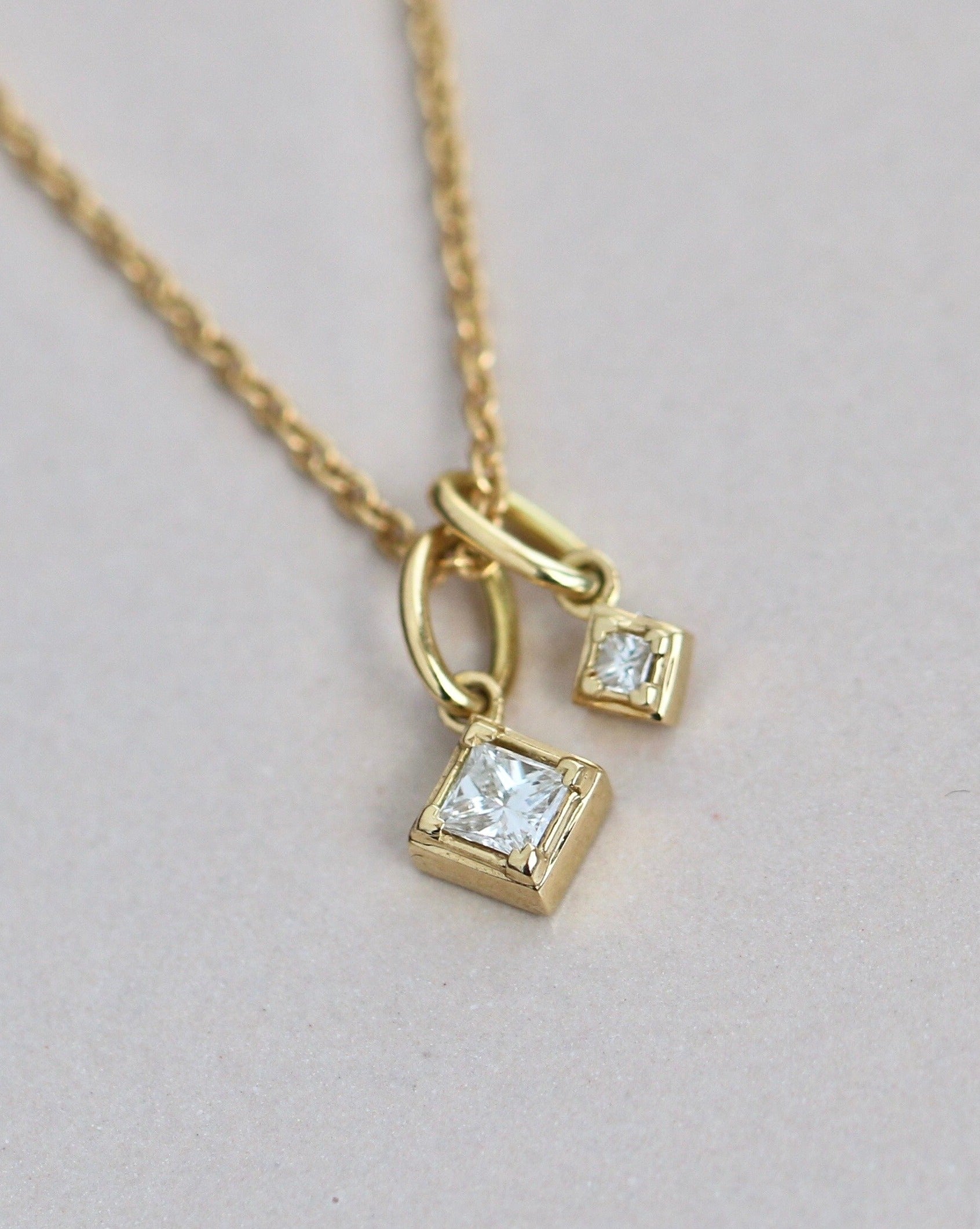 Raw Diamond Pendant S - 18kt Yellow Gold