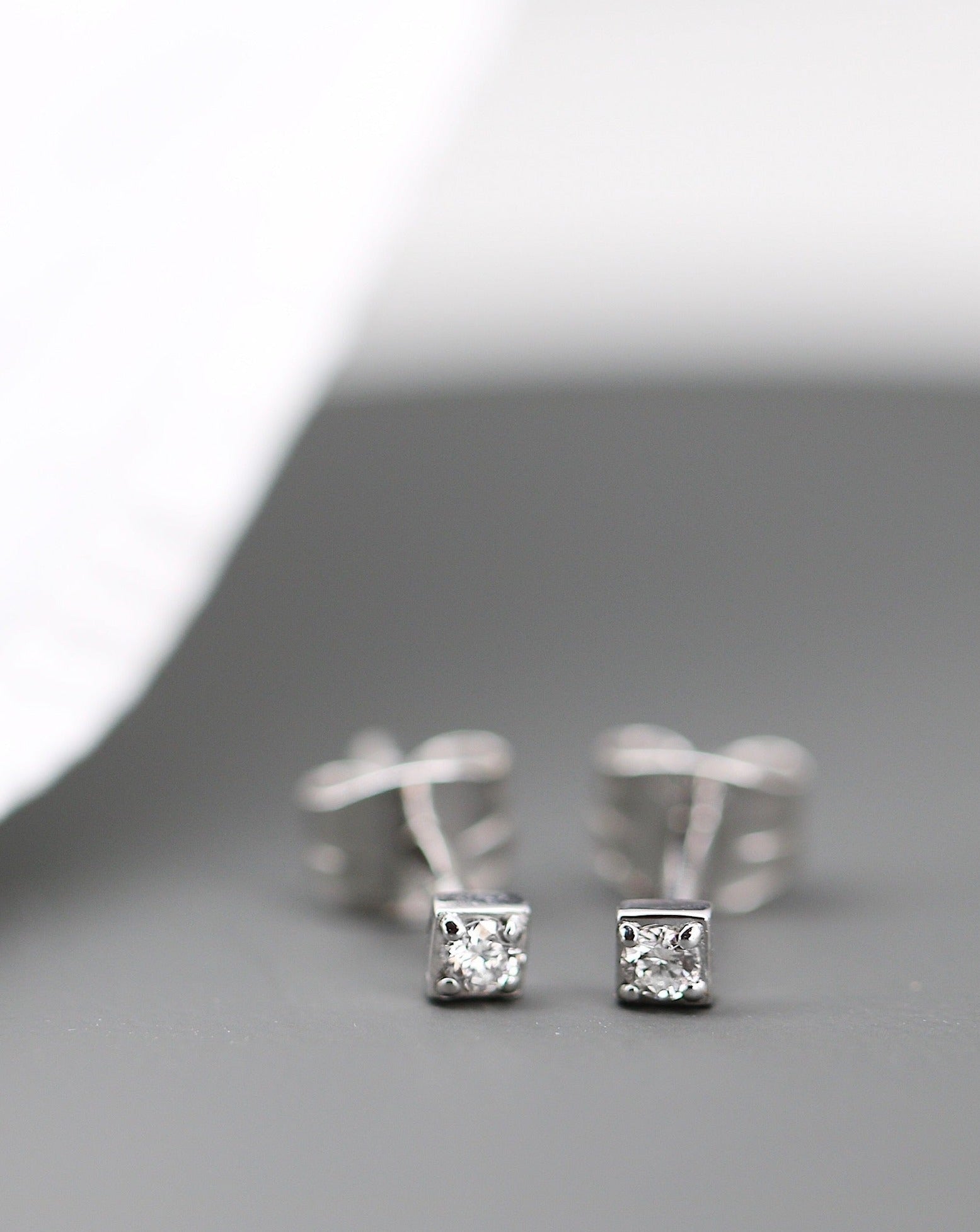 Square Diamond Earring S - 18kt White Gold