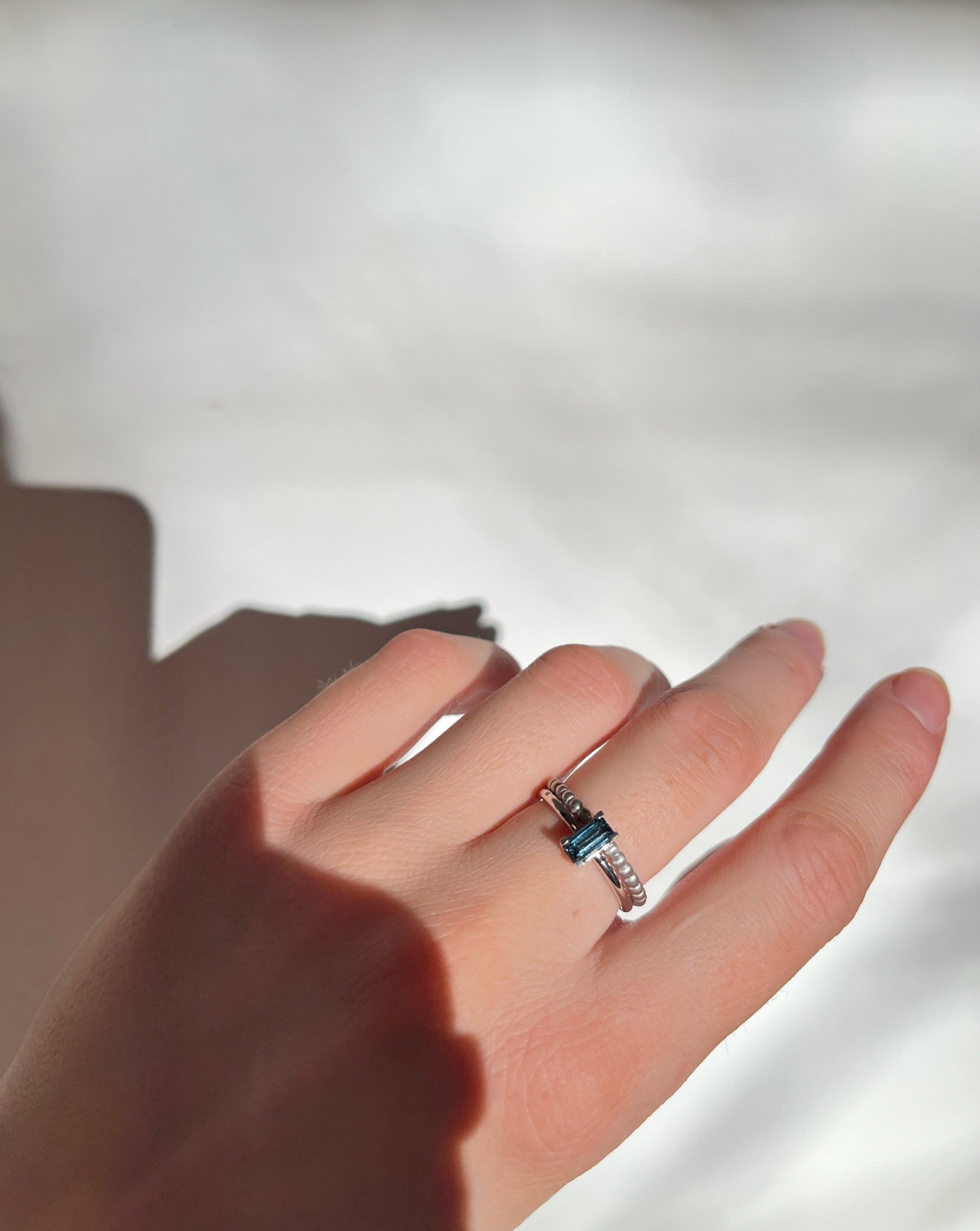 Orbit Dot Ring - 18kt White Gold