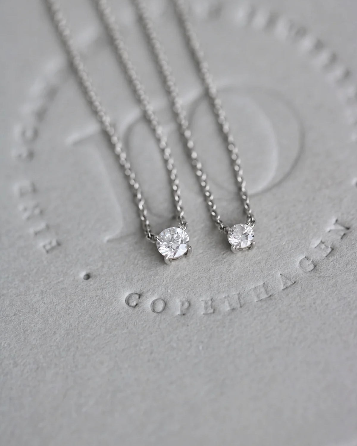 Rock Classic Floating Diamond Necklace II - 18kt White Gold