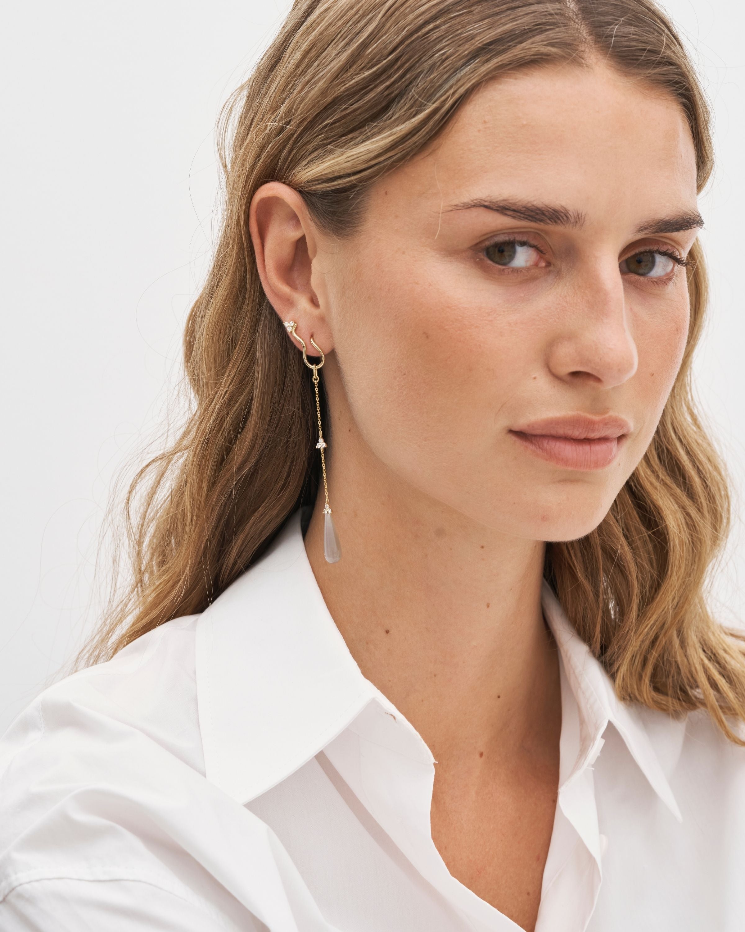 Fryd Grey Ear-Pendant L - 18kt Yellow Gold