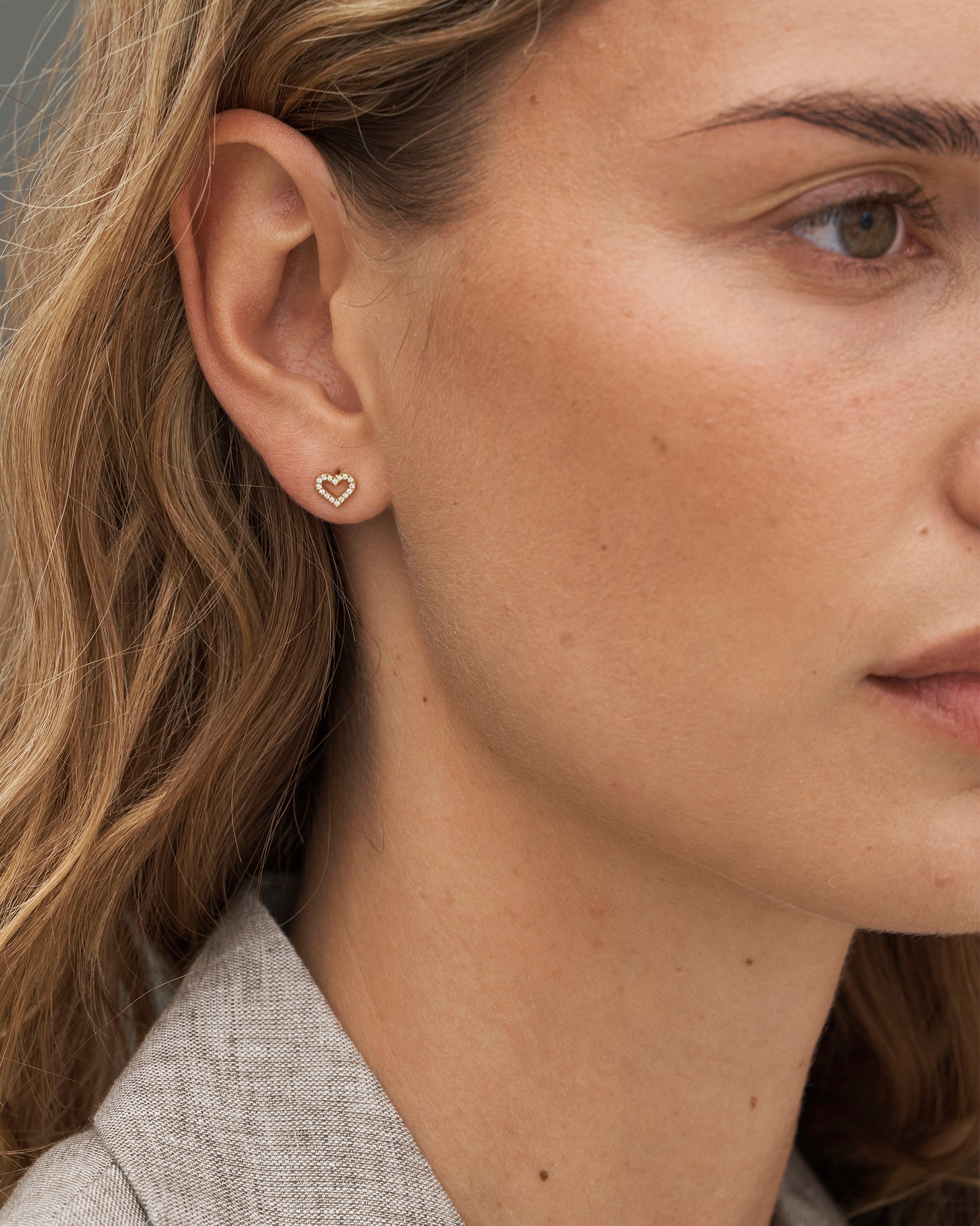 Symbols Open Heart ear stud II - 18kt Yellow Gold