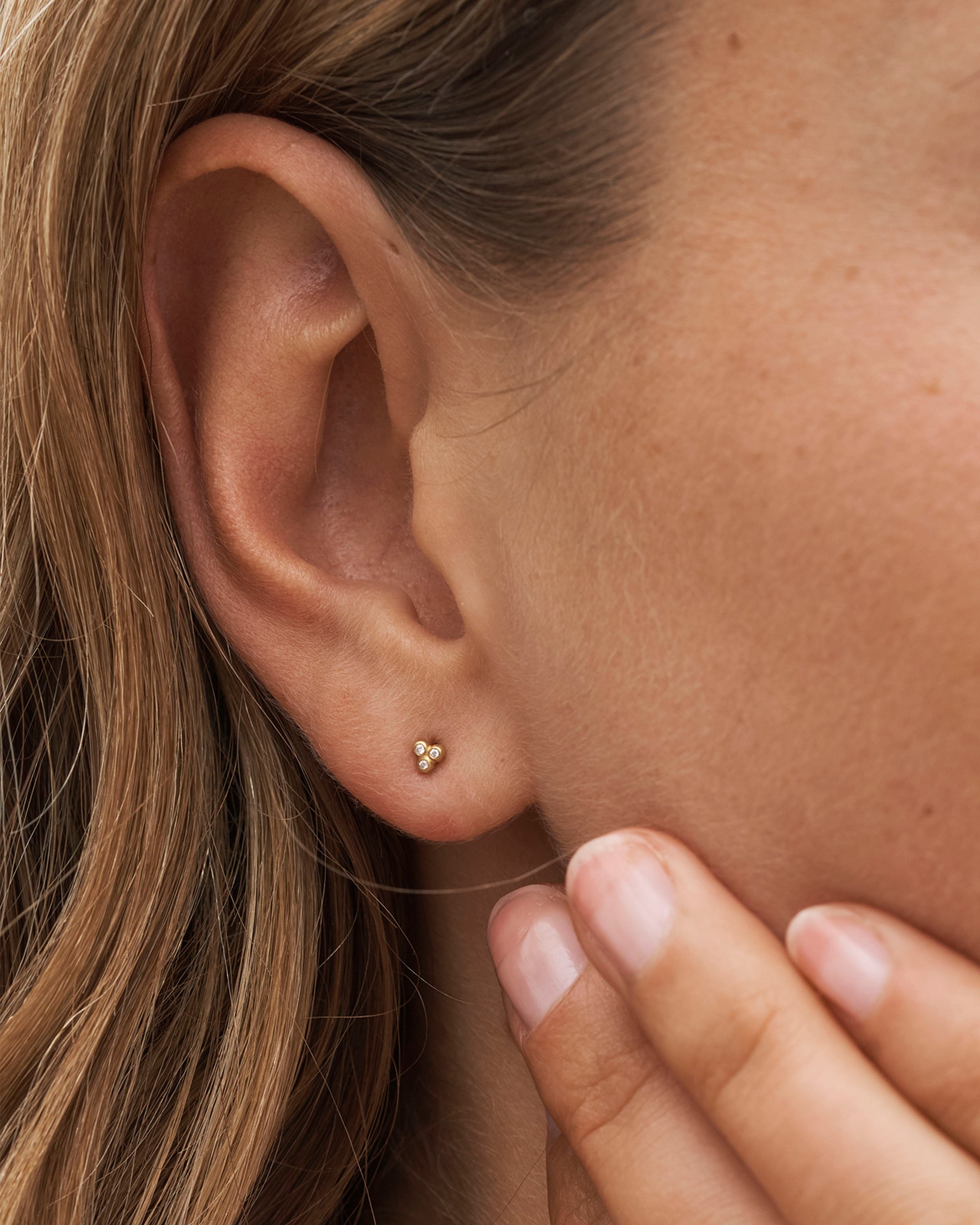 Orbit Dot earring - 18kt Yellow Gold