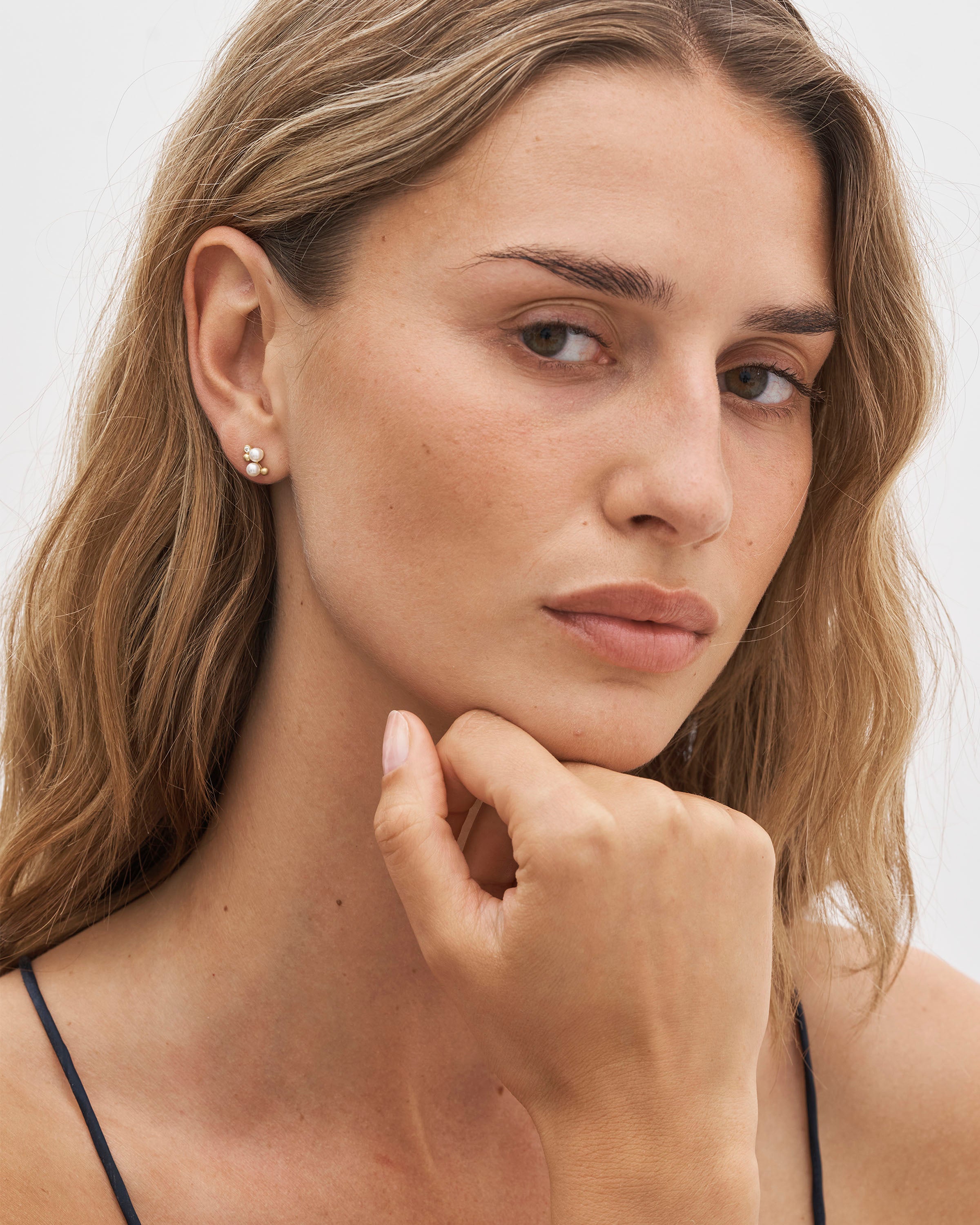 Orbit Dot Pearl Earring III Right - 18kt Yellow Gold