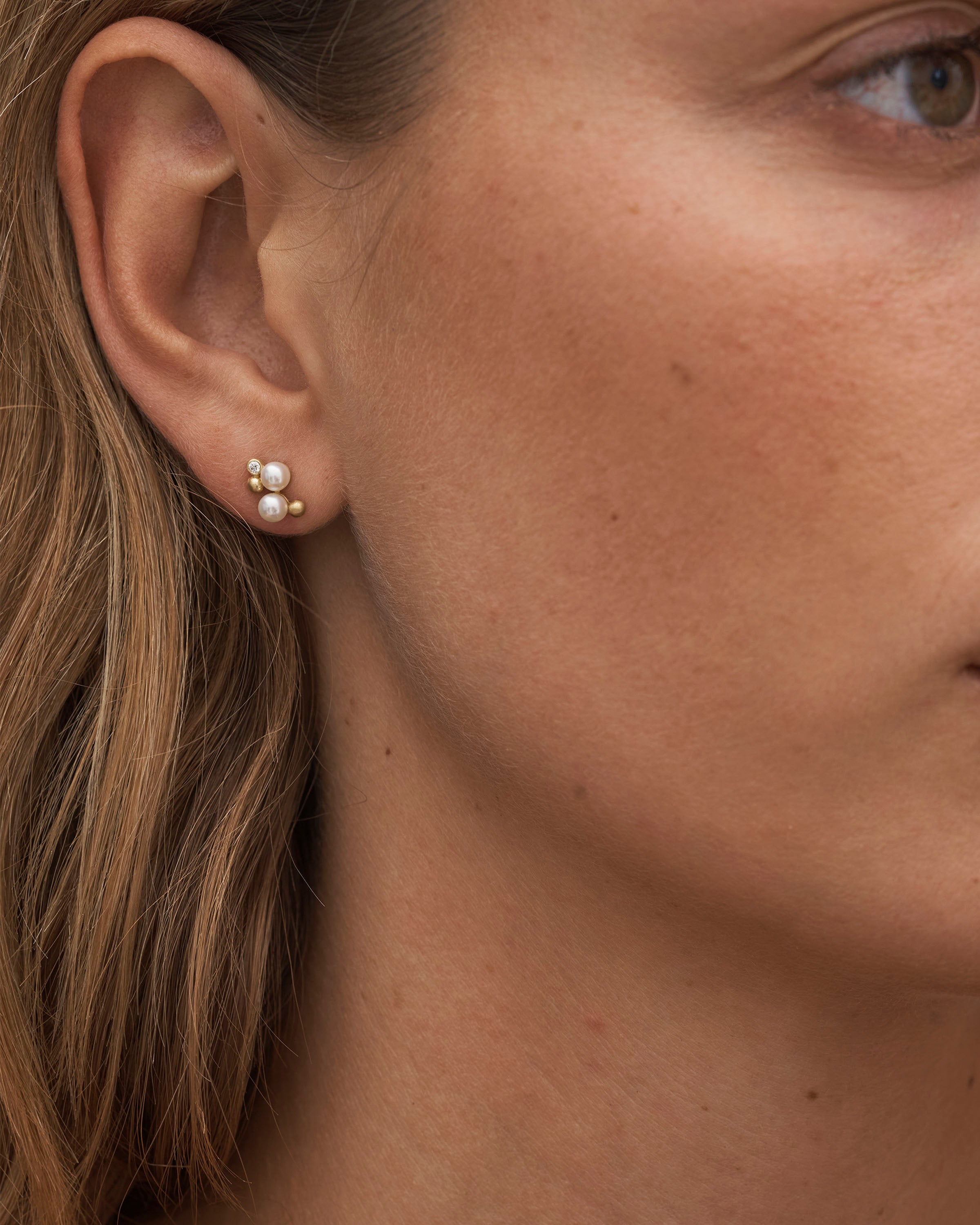 Orbit Dot Pearl Earring III Left - 18kt Yellow Gold
