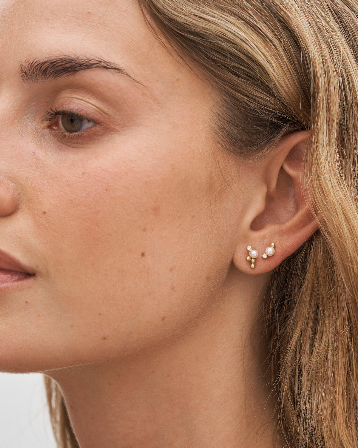 Orbit Dot Pearl Earring II Left - 18kt Yellow Gold