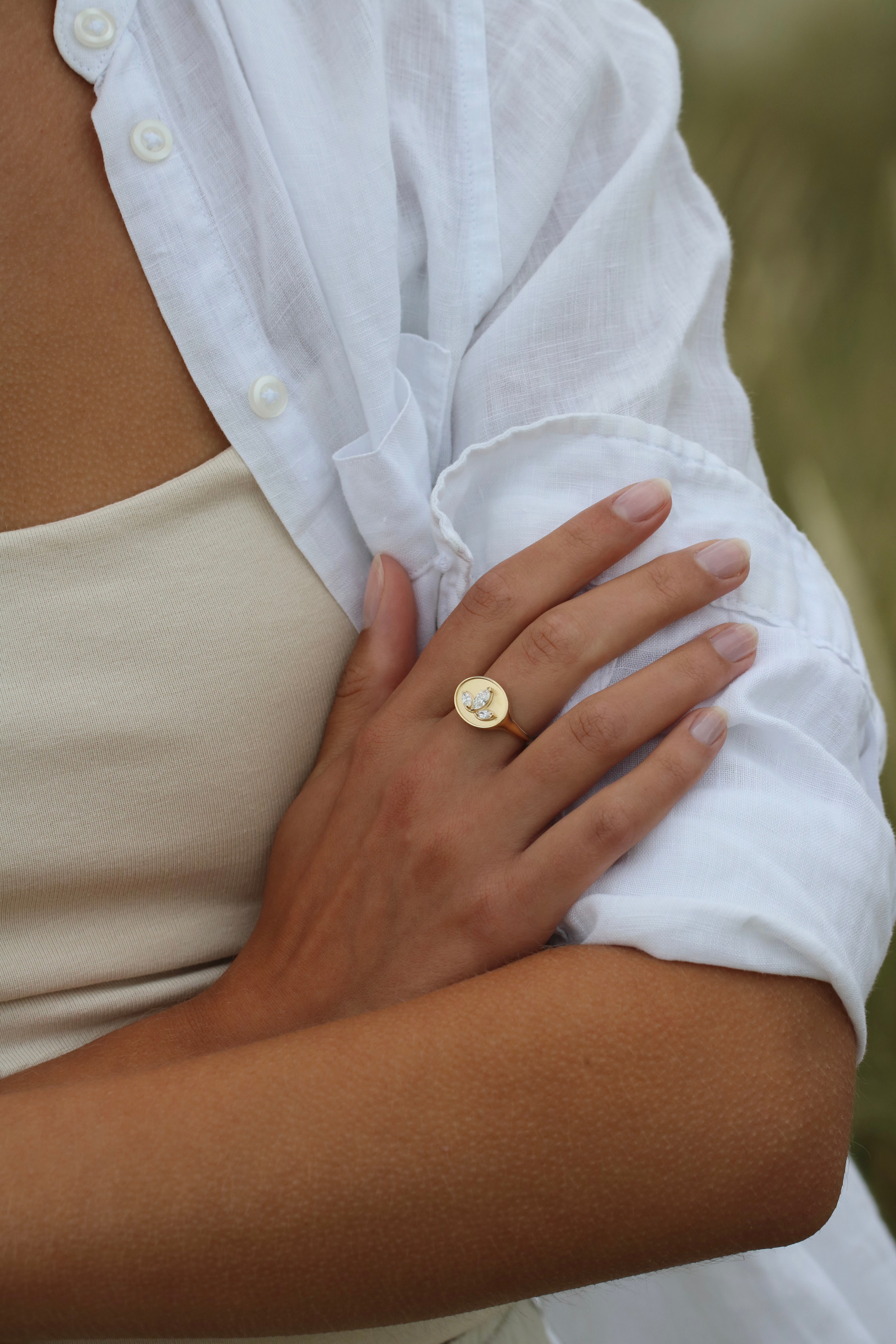 Inner Peace Lotus diamond ring - 18kt Yellow Gold
