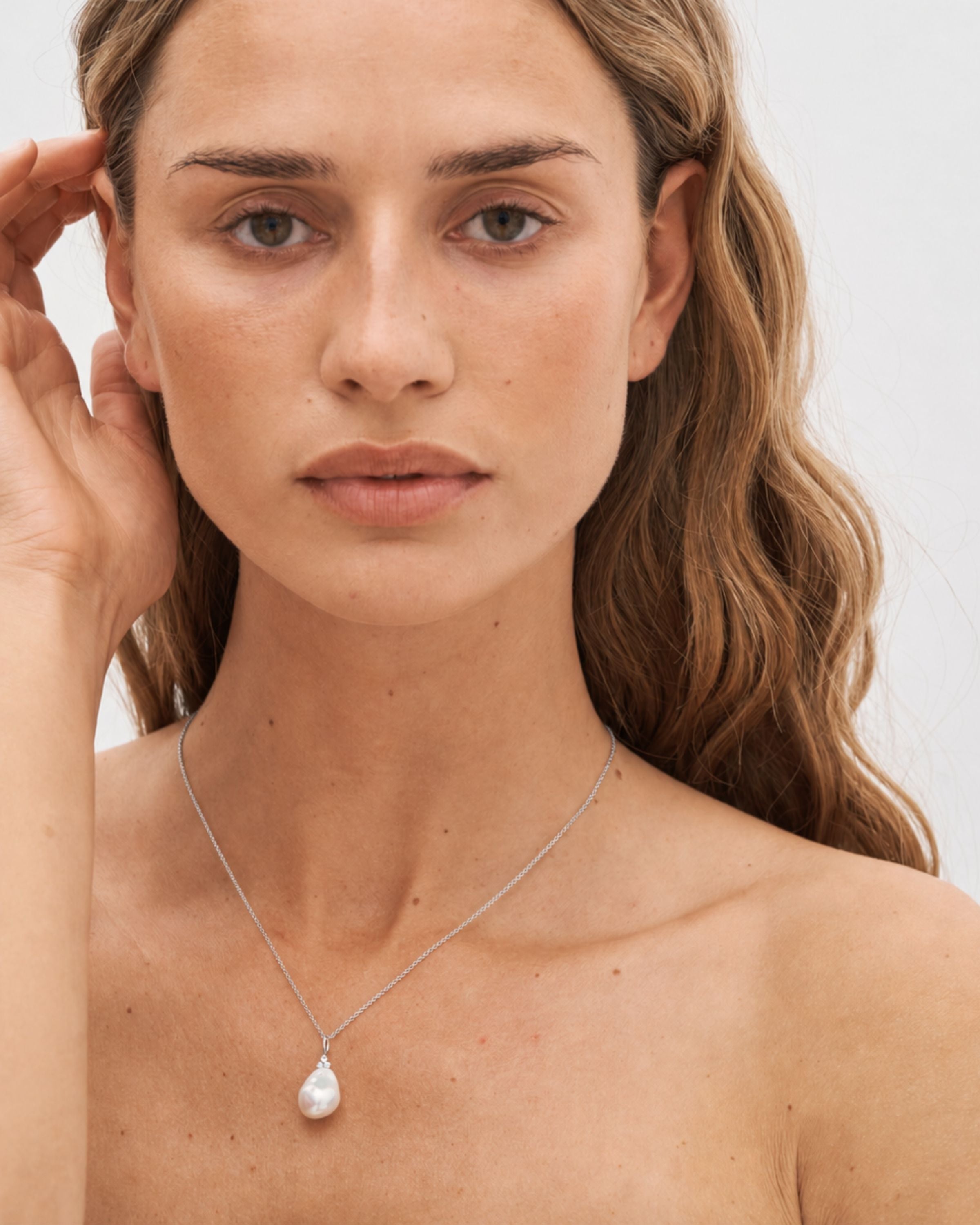 Fryd Baroque Pearl Pendant I - 18kt White Gold