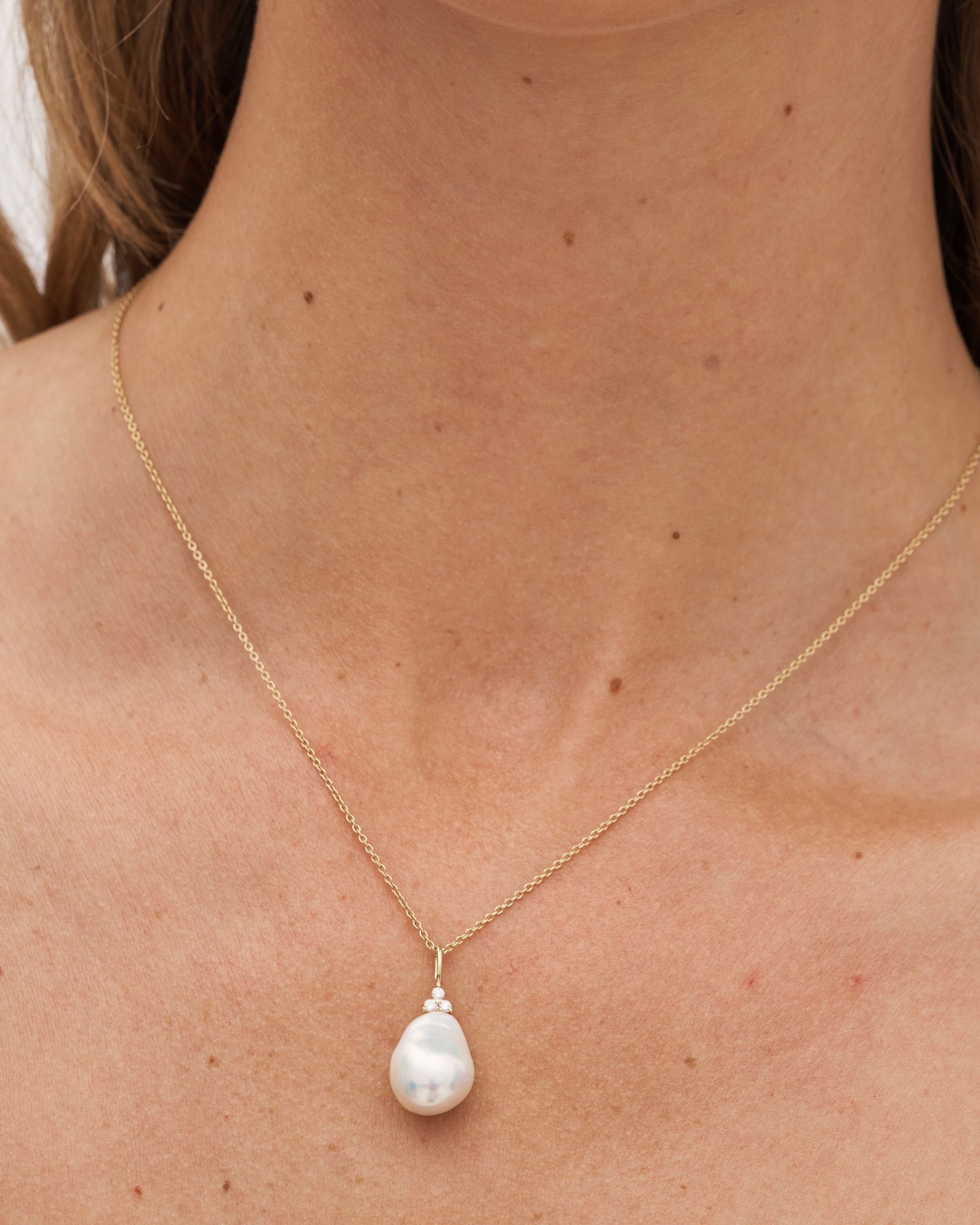 Fryd Baroque Pearl Pendant - 18kt Yellow Gold