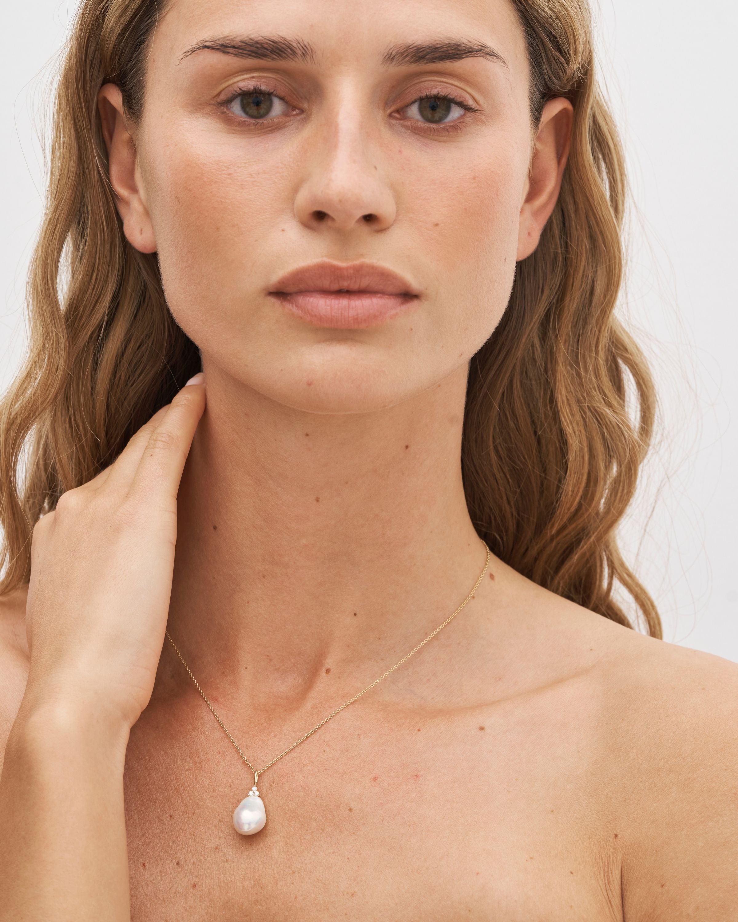 Fryd Baroque Pearl Pendant - 18kt Yellow Gold