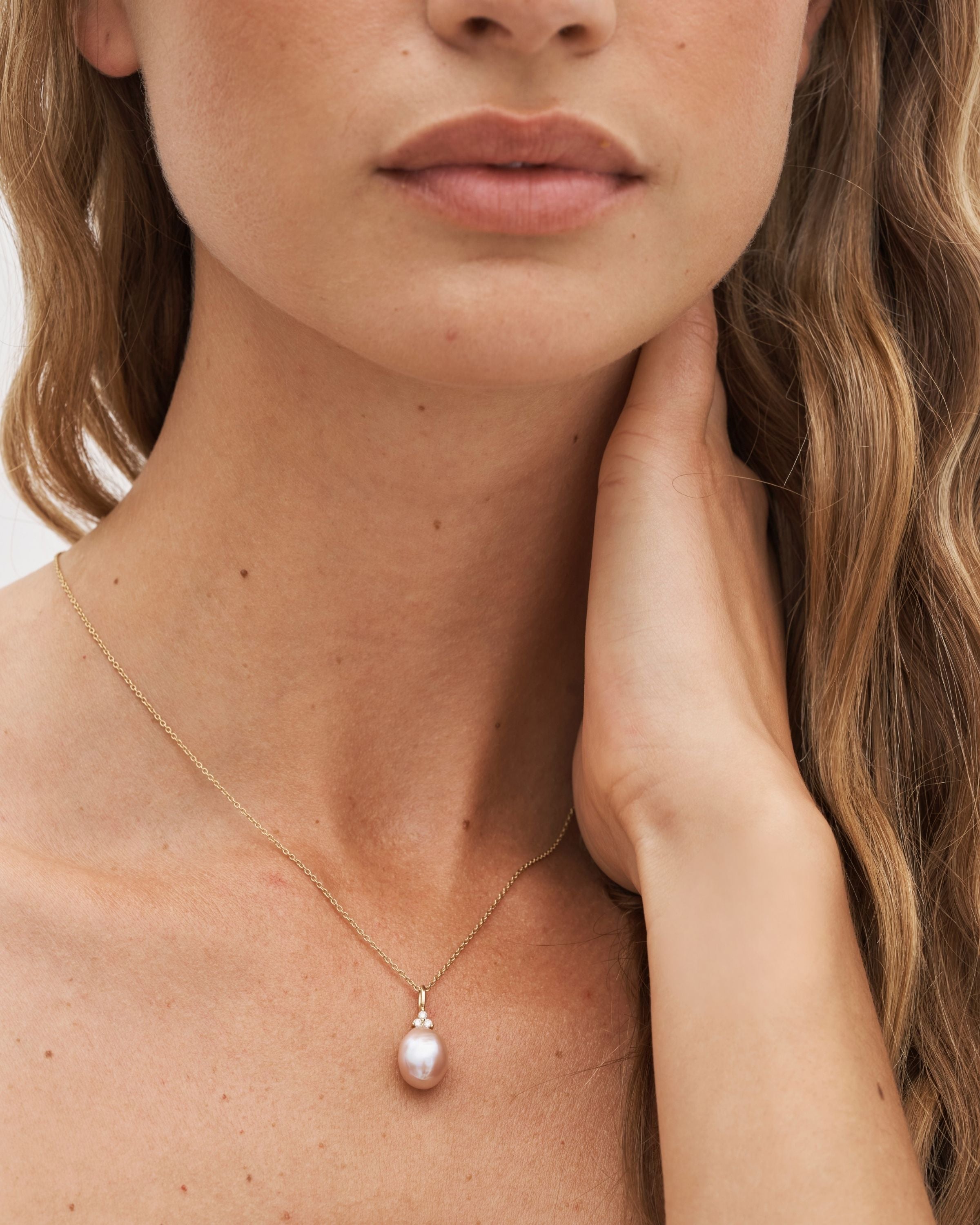 Fryd Pink Pearl Pendant S - 18kt Yellow Gold
