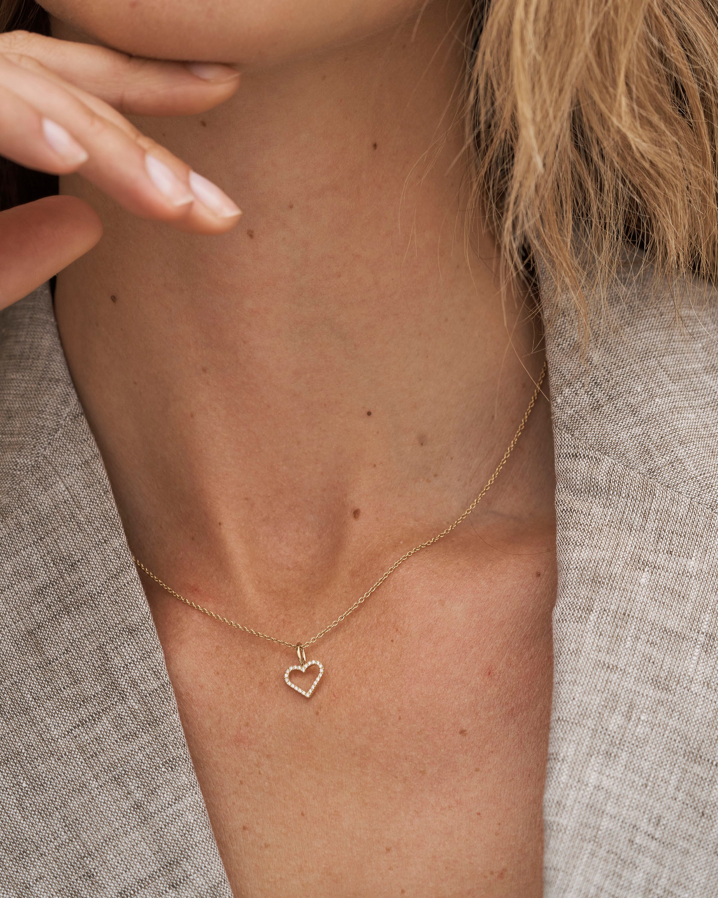 Symbols Open Heart Diamond pendant - 18kt Yellow Gold