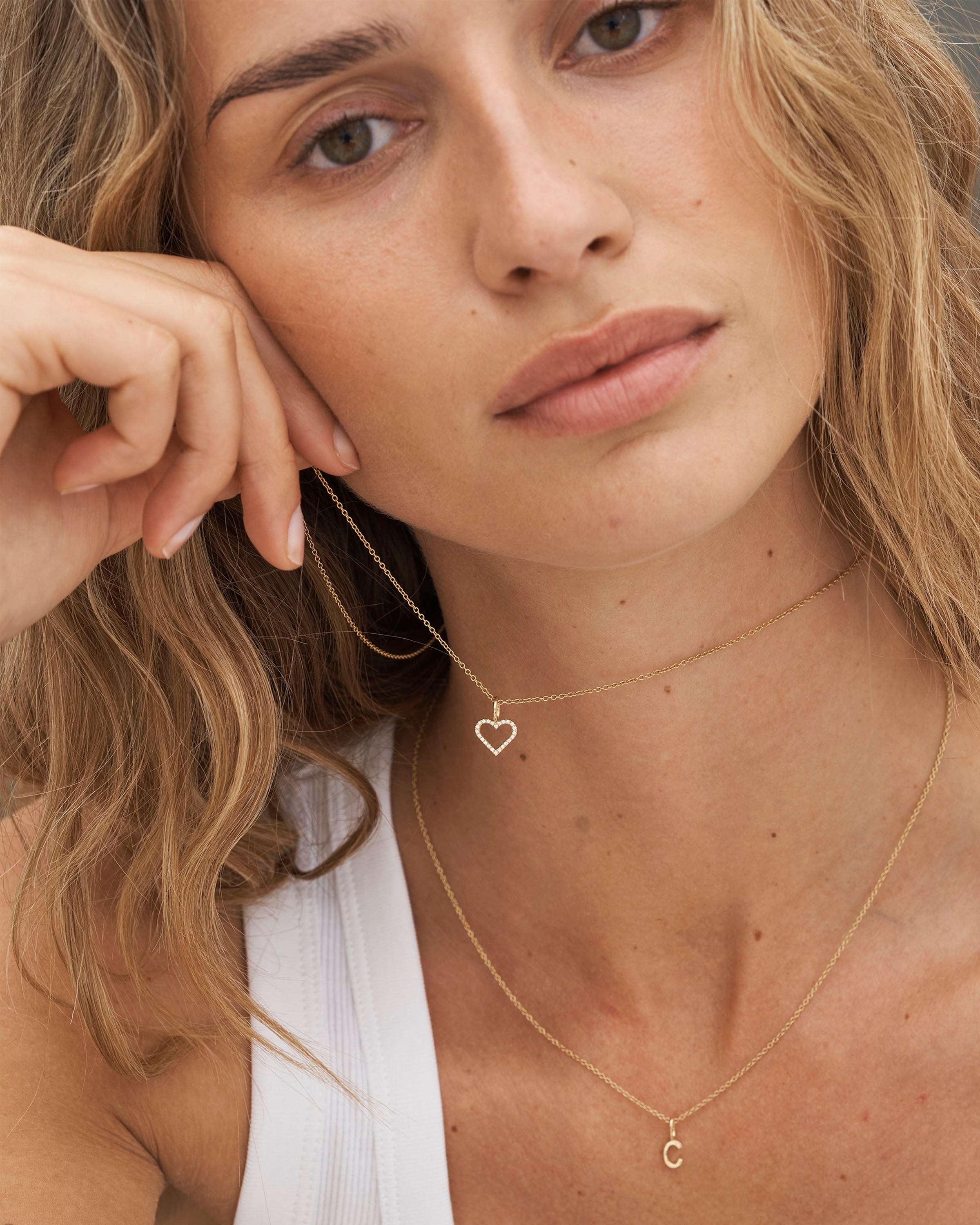 Symbols Open Heart Diamond pendant - 18kt Yellow Gold