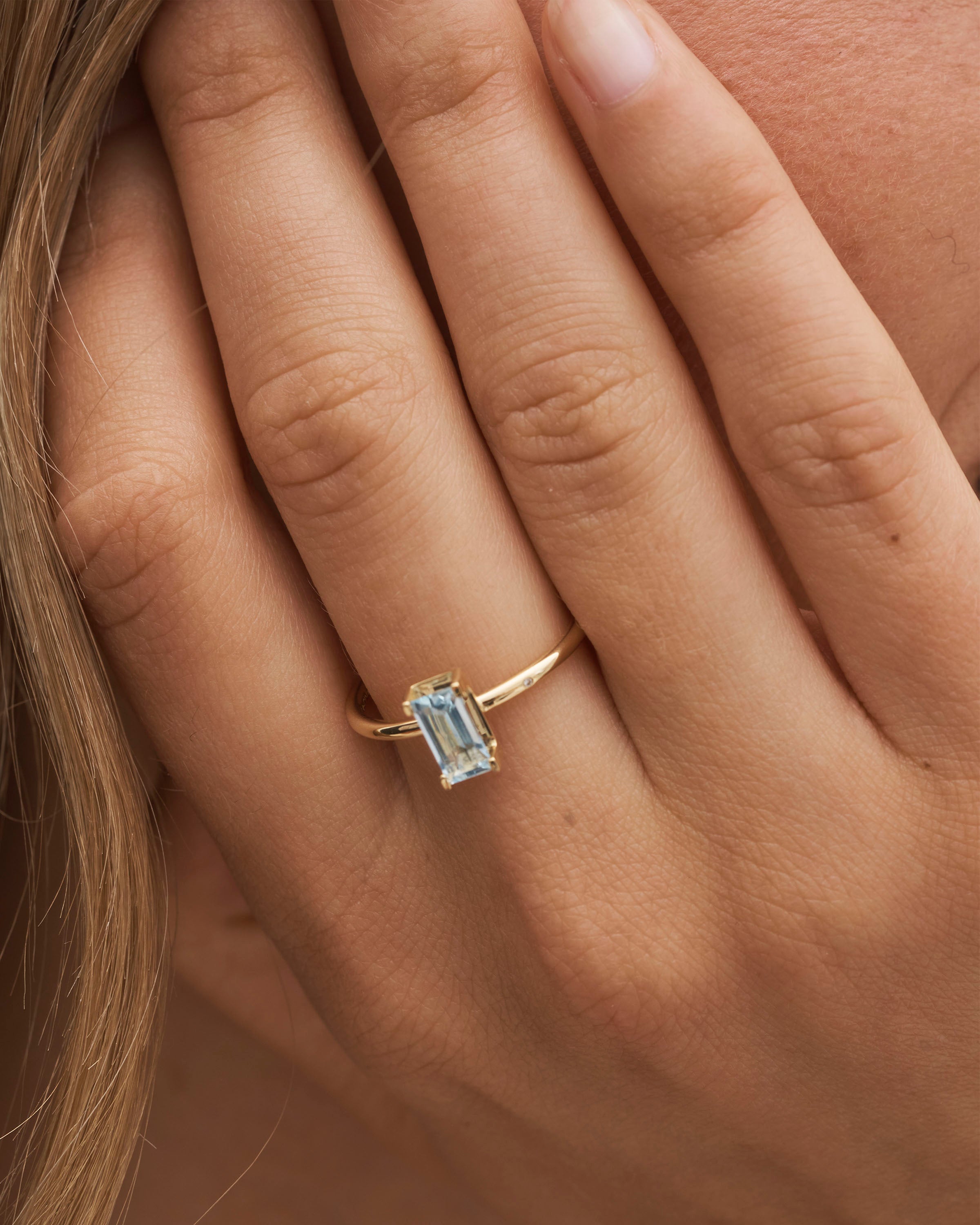 Nord Blue Ring Turned II - 18kt Yellow Gold