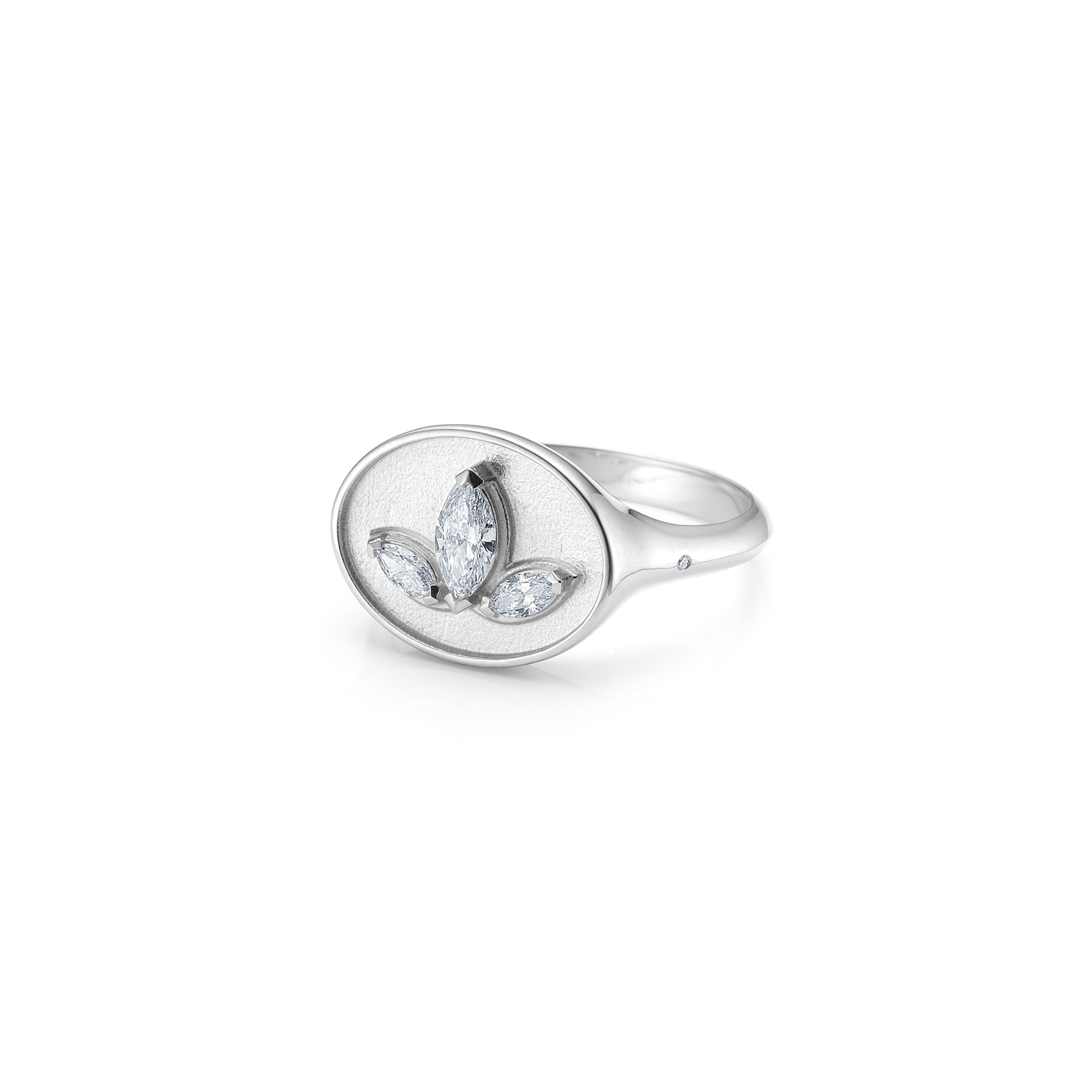 Inner Peace Lotus diamond ring - 18kt White Gold