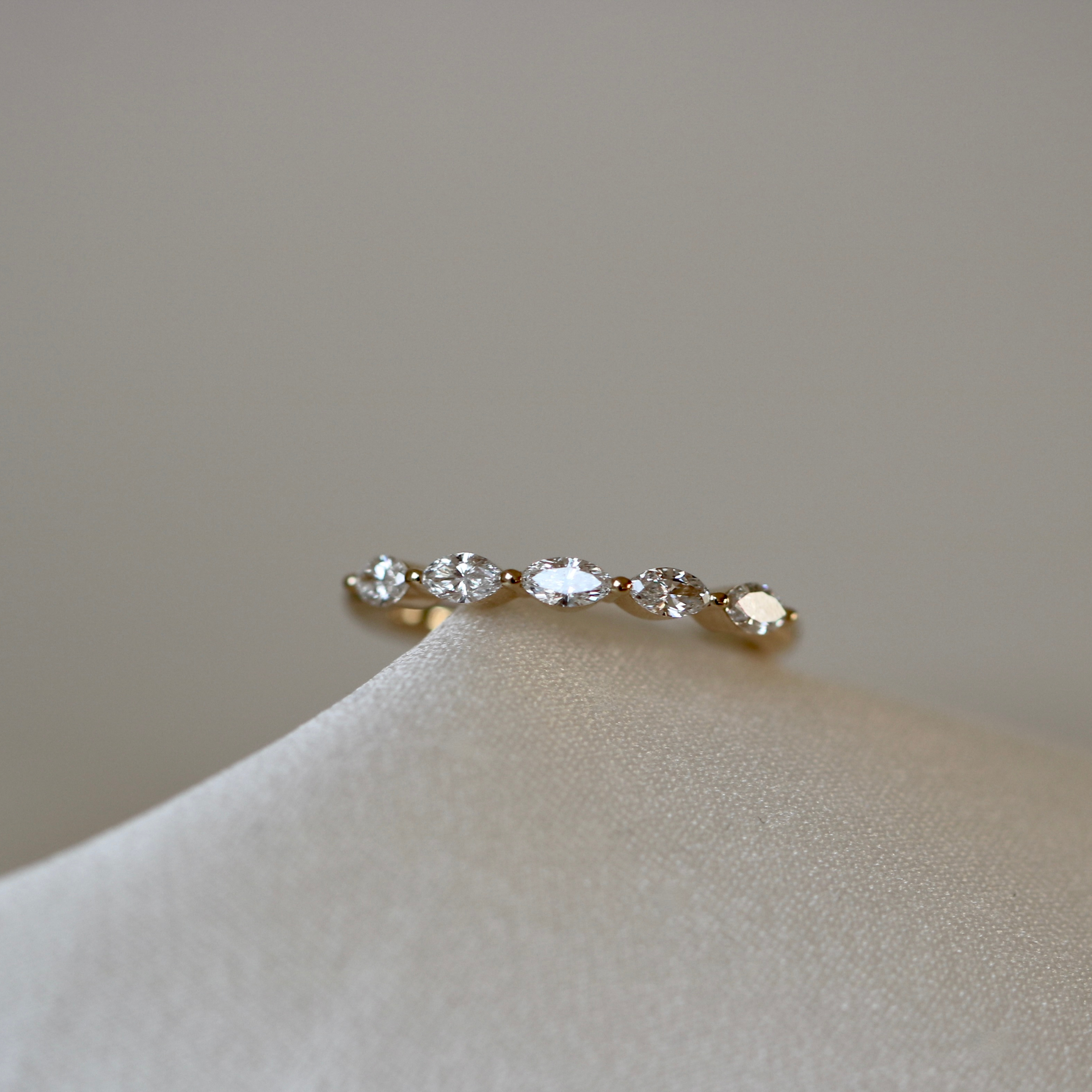 Meant to be her love ring - 18kt White Gold 