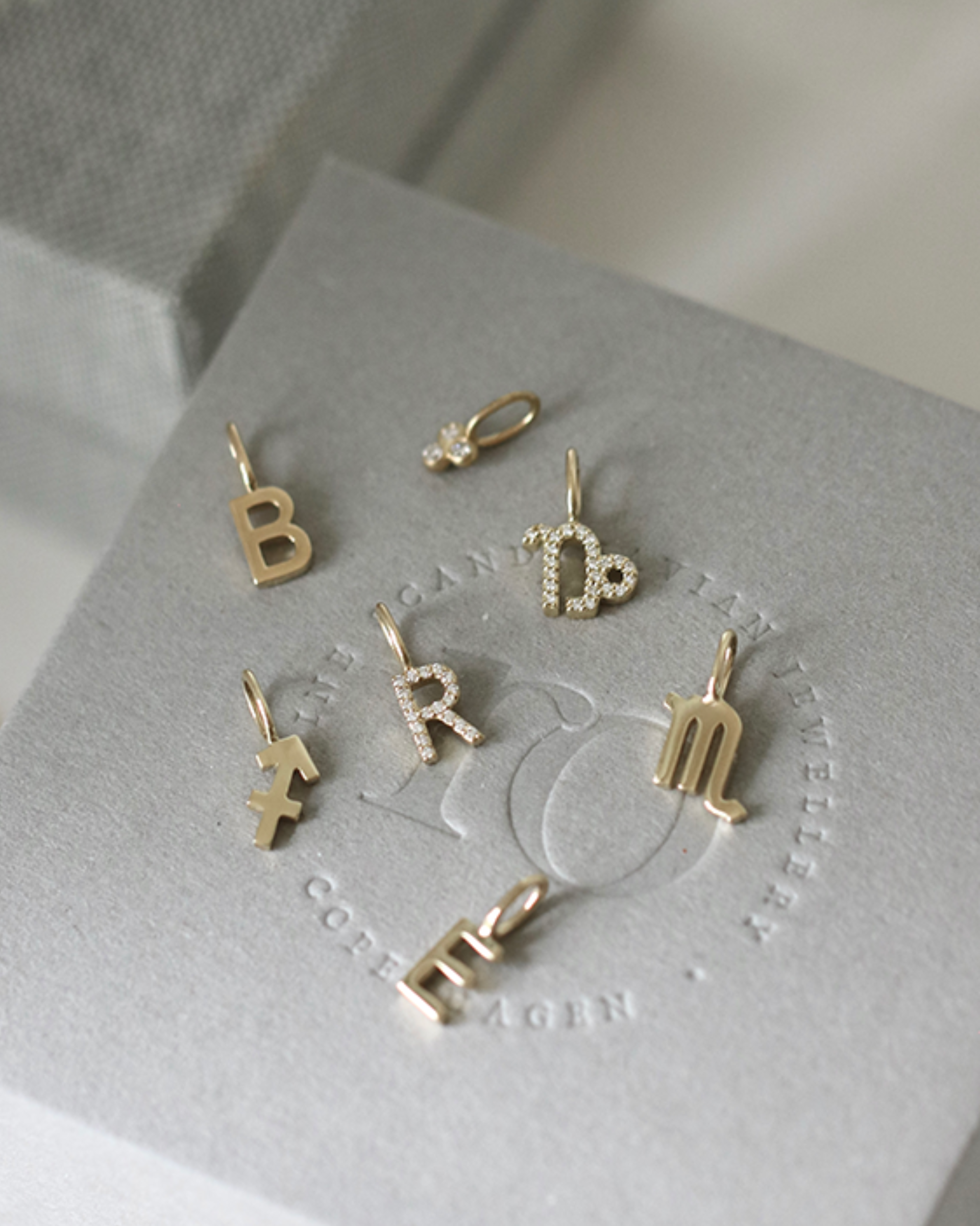 My E Pendant - 18kt Yellow Gold