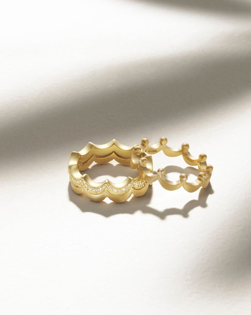 Royal Ring with Diamond Dots - 18kt Yellow Gold