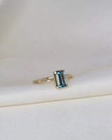 Nord London Blue Ring Turned - 18kt Yellow Gold