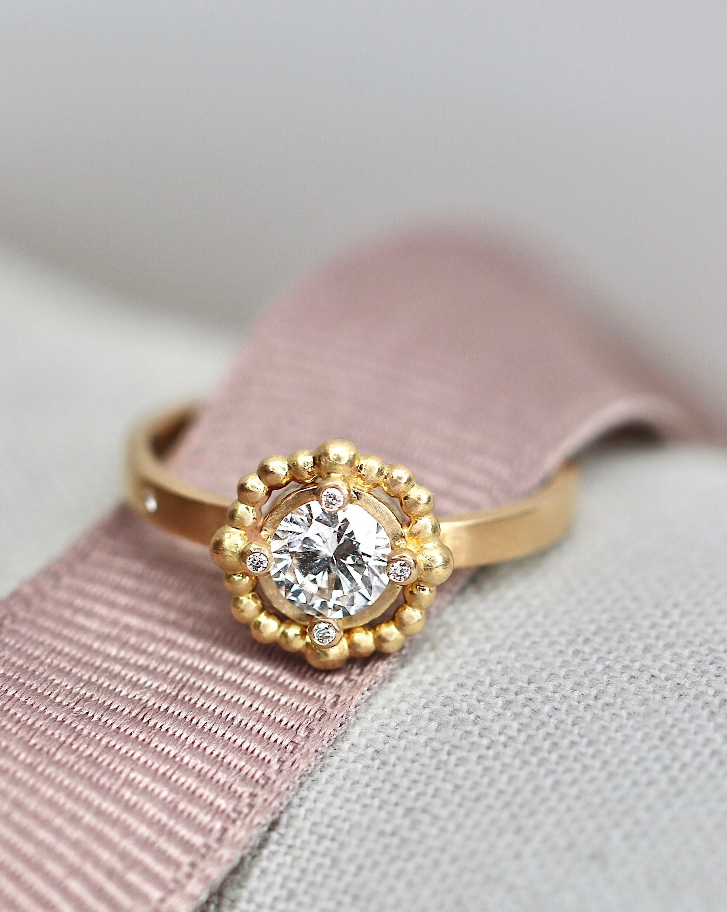 Orbit Meant to Be diamond ring - 18kt White Gold